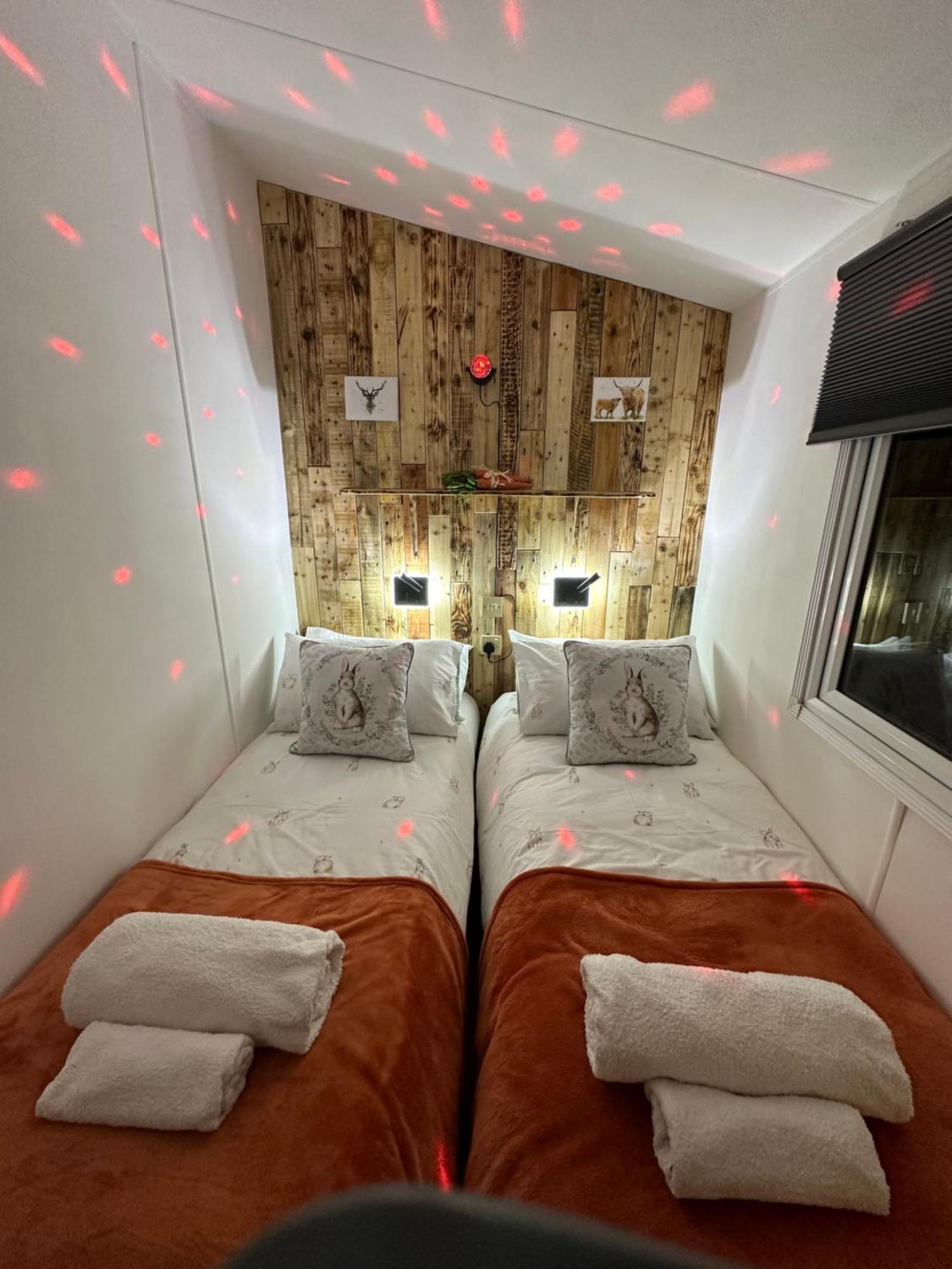 Caravan Rabbit House No 81 At Three Lochs Holiday Park Newton Stewart Esterno foto